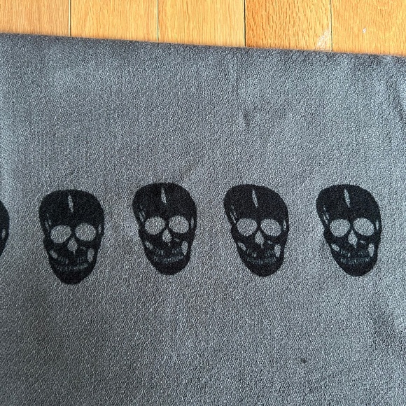 Zara Gray Skull Print Scarf - Picture 8 of 10